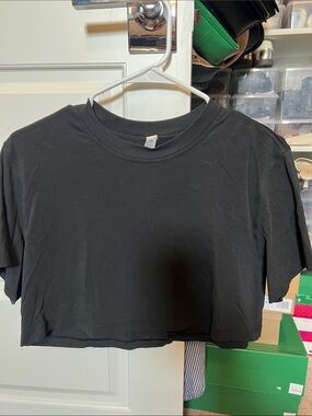 Lululemon Black Cropped Crewneck Tee